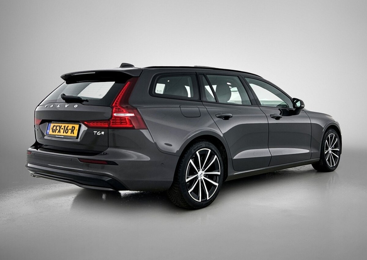 46986772 volvo v60 2 0 t6 awd plus dark 5 02
