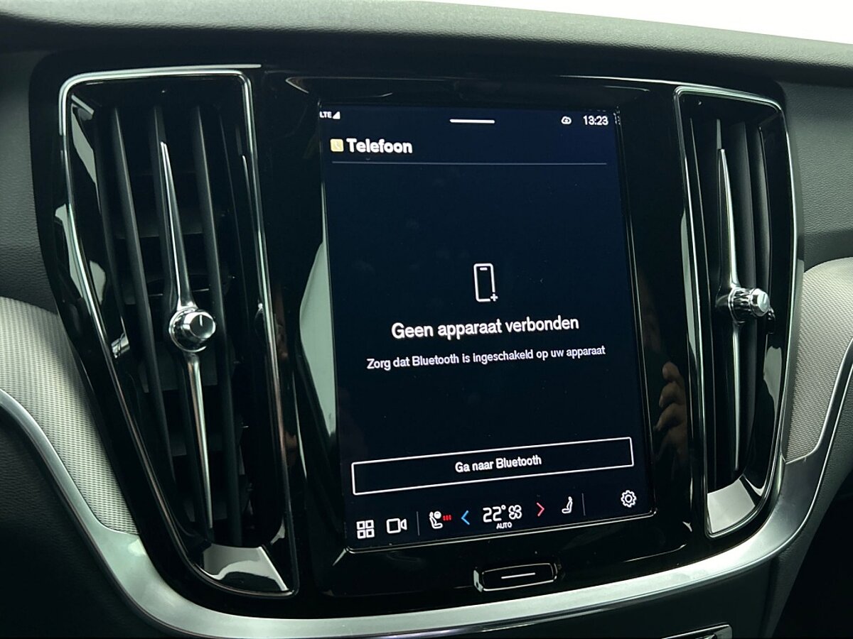 47797613 volvo v60 2 0 t6 awd plus dark trekhaak leder harman kardon audio 61
