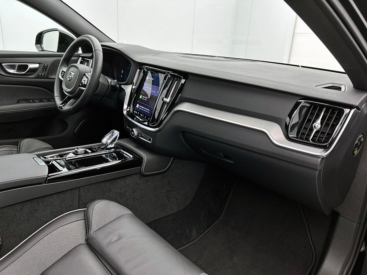 47895954 volvo v60 2 0 t6 black edition panorama dak 360 trekhaak sportled 72