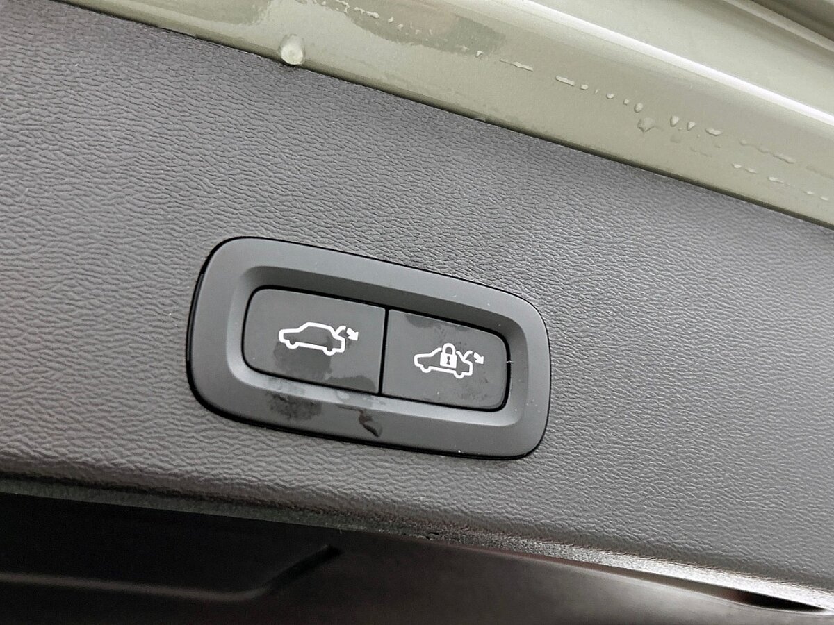 48948034 volvo xc40 1 5 t4 plug in hybrid core bright navigatie sensoren voor 46