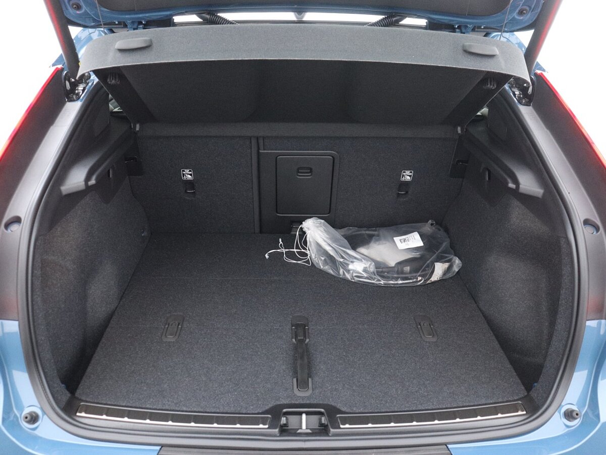 38203995 volvo c40 extended plus 82 kwh trekhaak panorama dak camera c8f7ec
