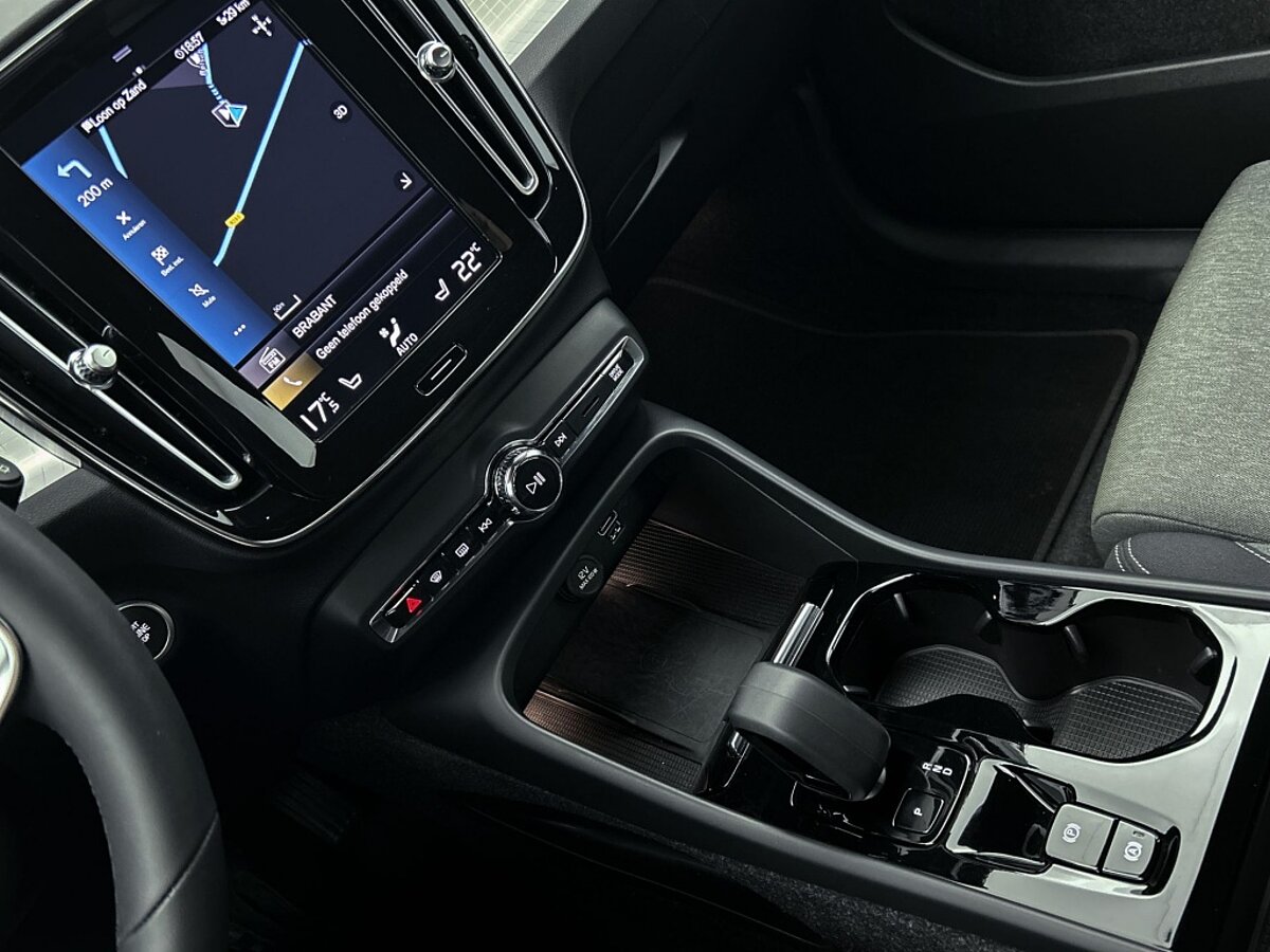 45663226 volvo xc40 1 5 t4 recharge r design harman kardon elektrische stoelvers 9 01