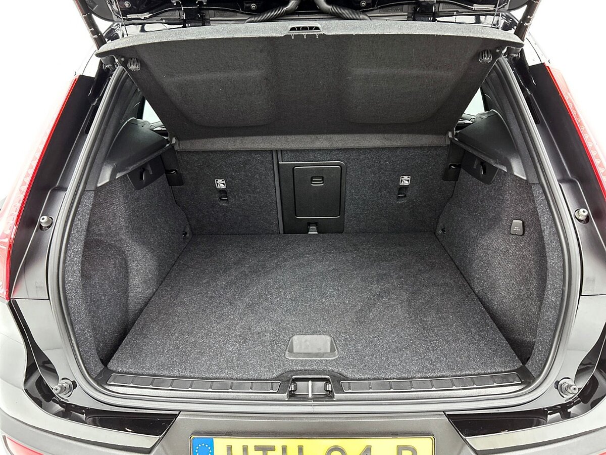 46031878 volvo xc40 1 5 t5 phev r design panoramadak trekhaak 04