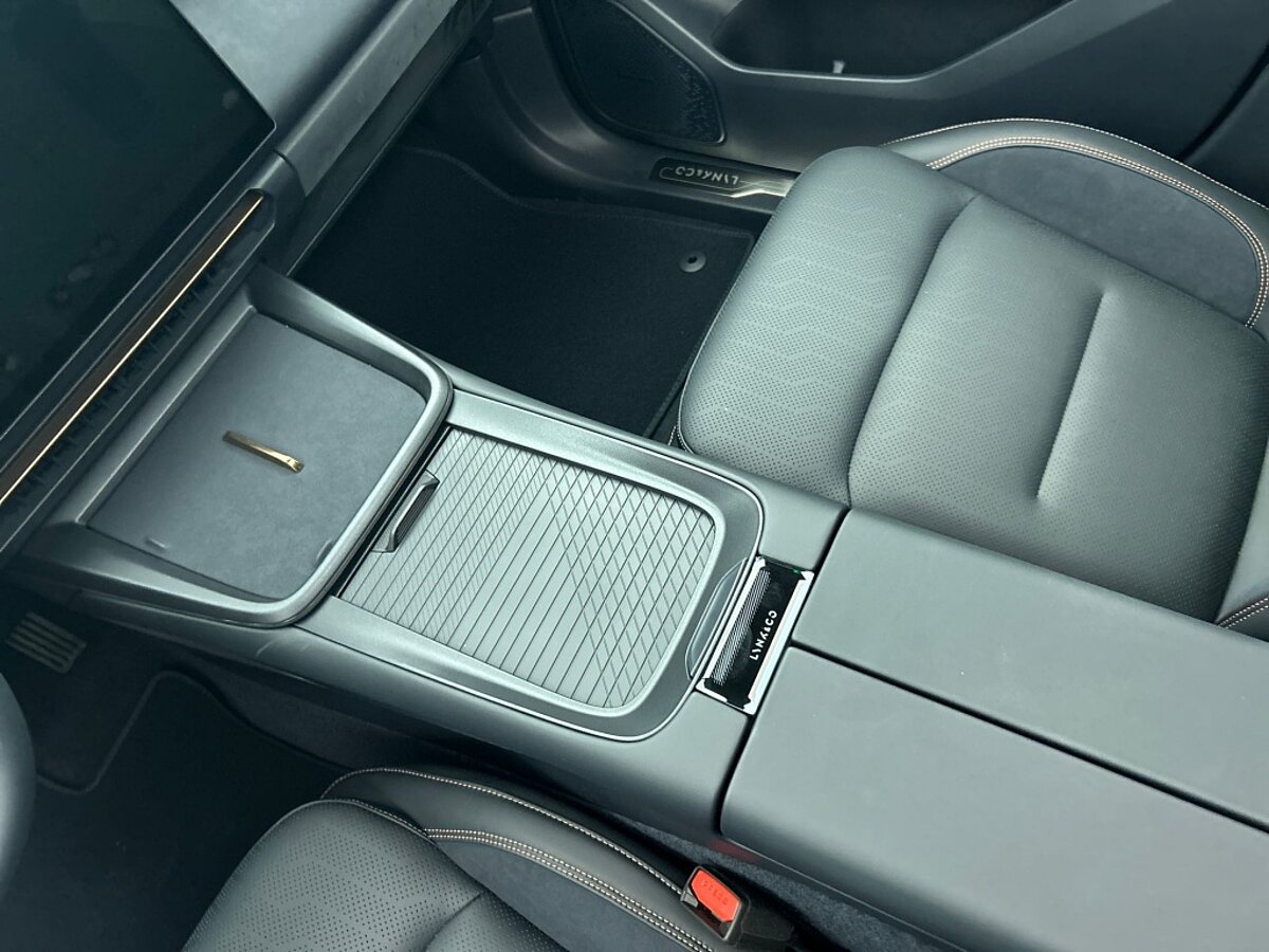 46691496 lynk co 08 more a8d646