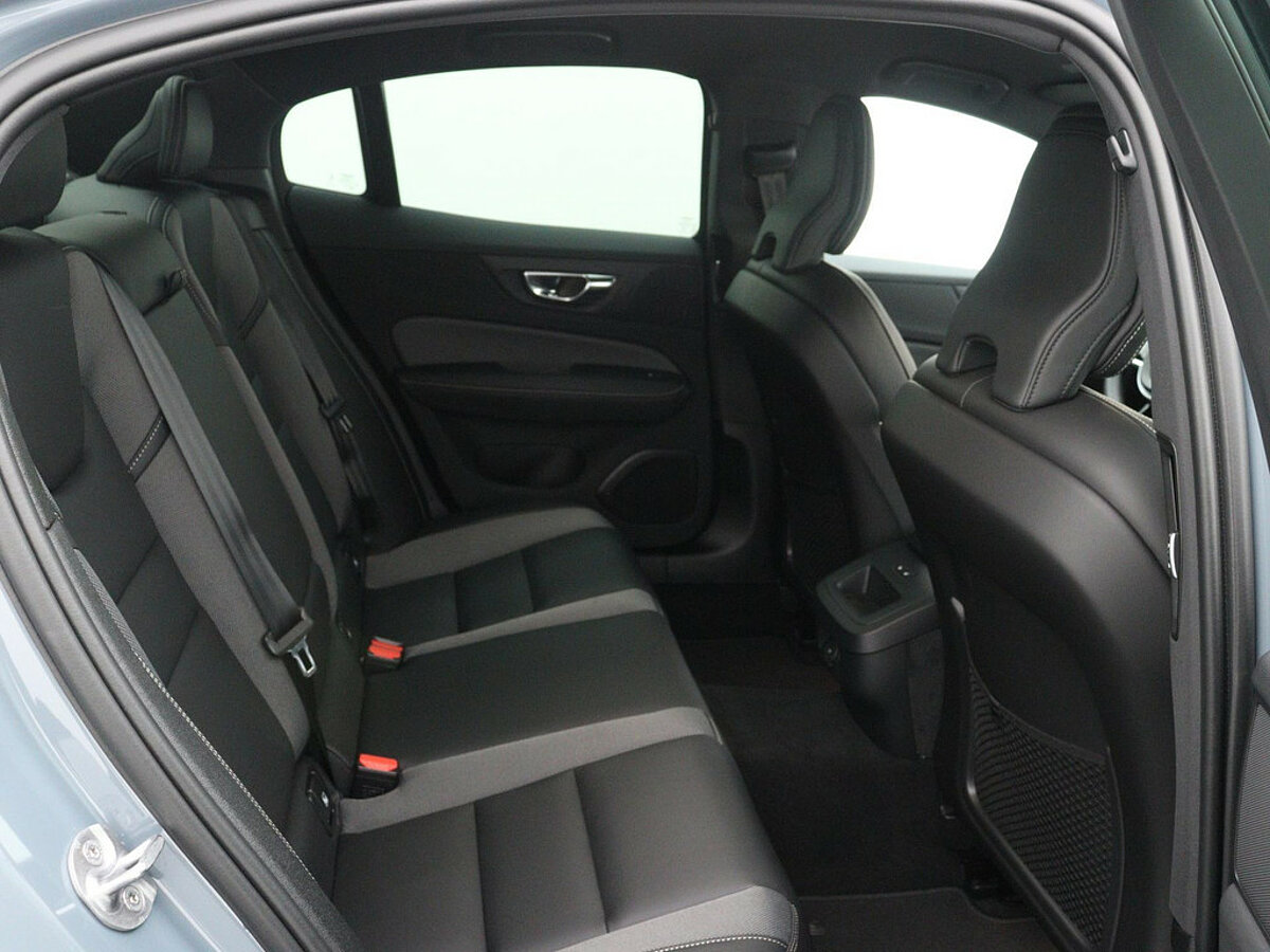 34316478 volvo s60 2 0 b3 plus dark sportstoelen parkeercamera achter cfd4b5