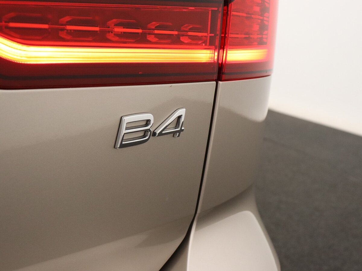 35173088 volvo v60 2 0 b4 plus dark 45