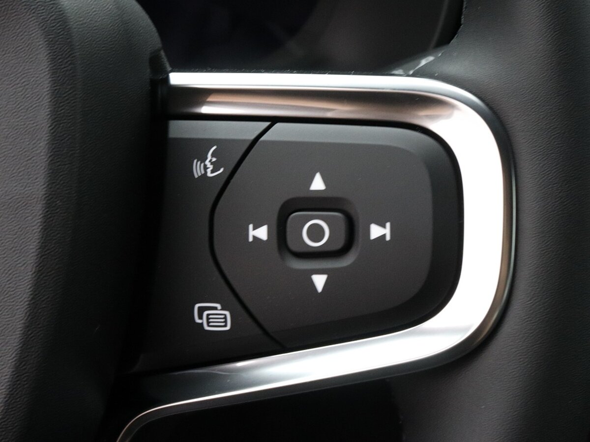 40448916 volvo xc40 single core 69 kwh navi camera pre conditioning cruise 1fc44e