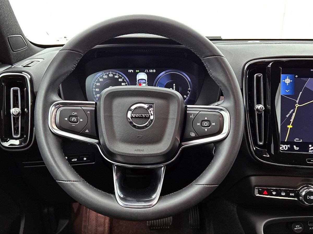 46060550 volvo xc40 1 5 t4 plus dark 80