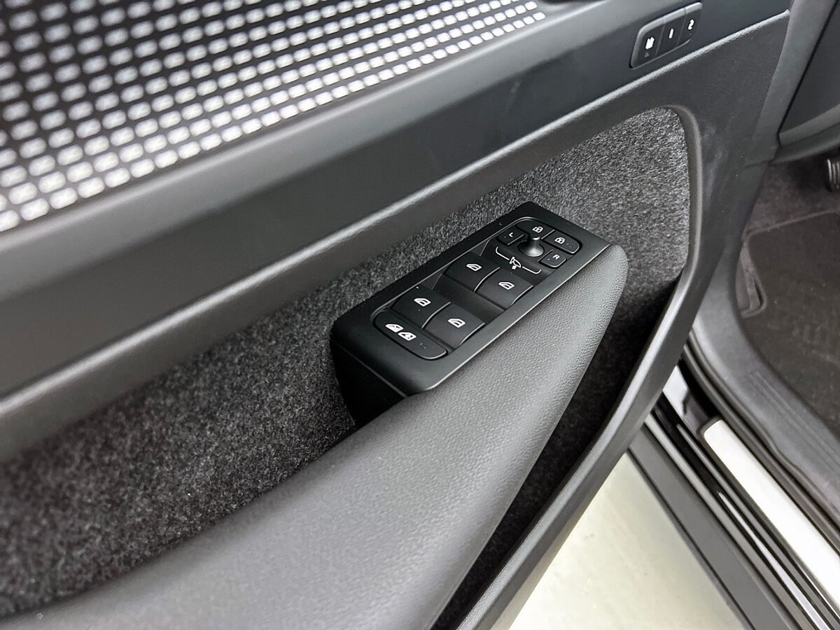 46277276 volvo xc40 xc 40 b4 plus black edition panoramadak 360 graden camera 63fdbf