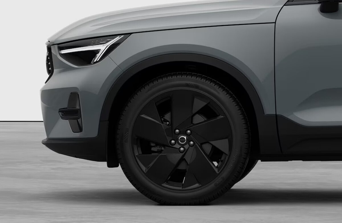 48676704 volvo xc40 plus black edition 2wd 5 02