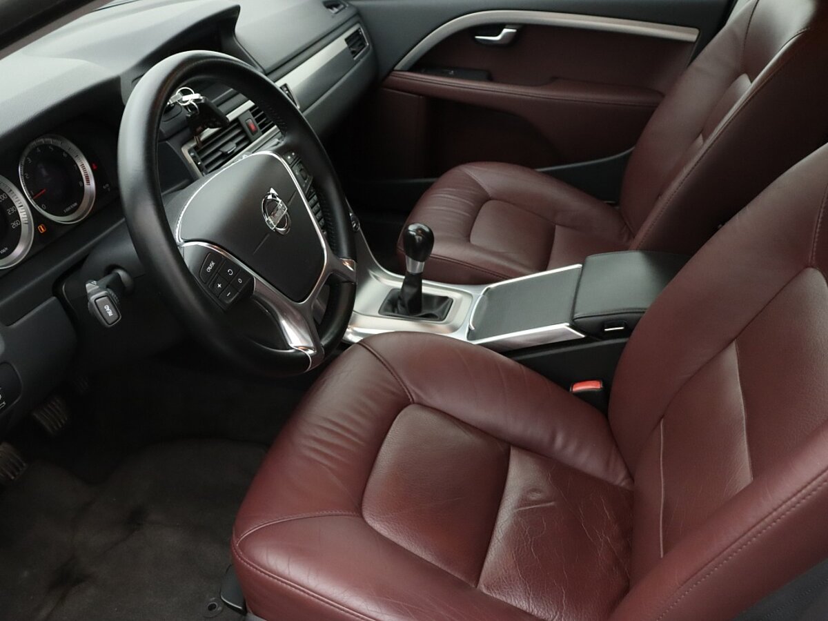 35637341 volvo v70 1 6 t4 limited edition 4 02