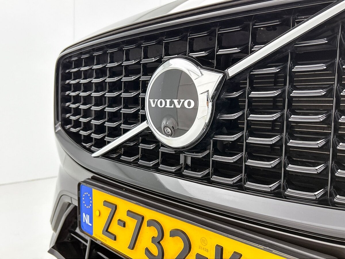 45959912 volvo xc60 2 0 t6 awd plus dark 54