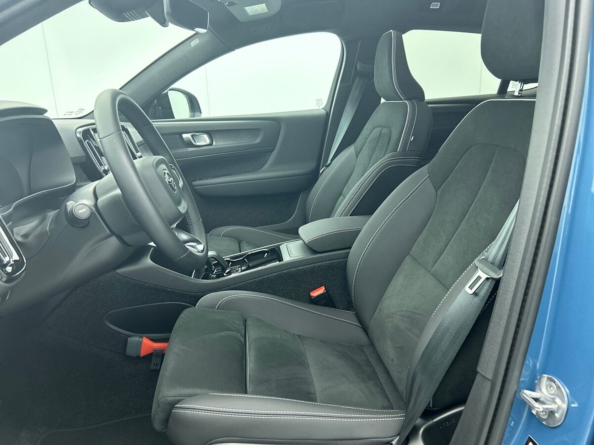 46688063 volvo c40 extended range plus 82 kwh trekhaak extra getint glas 69