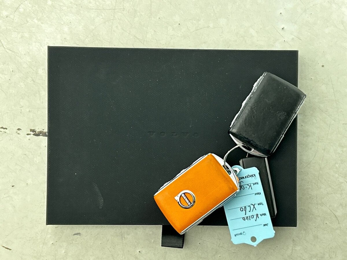 49295812 volvo xc60 2 0 t8 recharge r design 45