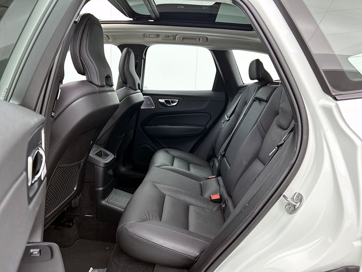 49302488 volvo xc60 t6 recharge awd ultimate dark bowers wilkins luchtvering 69