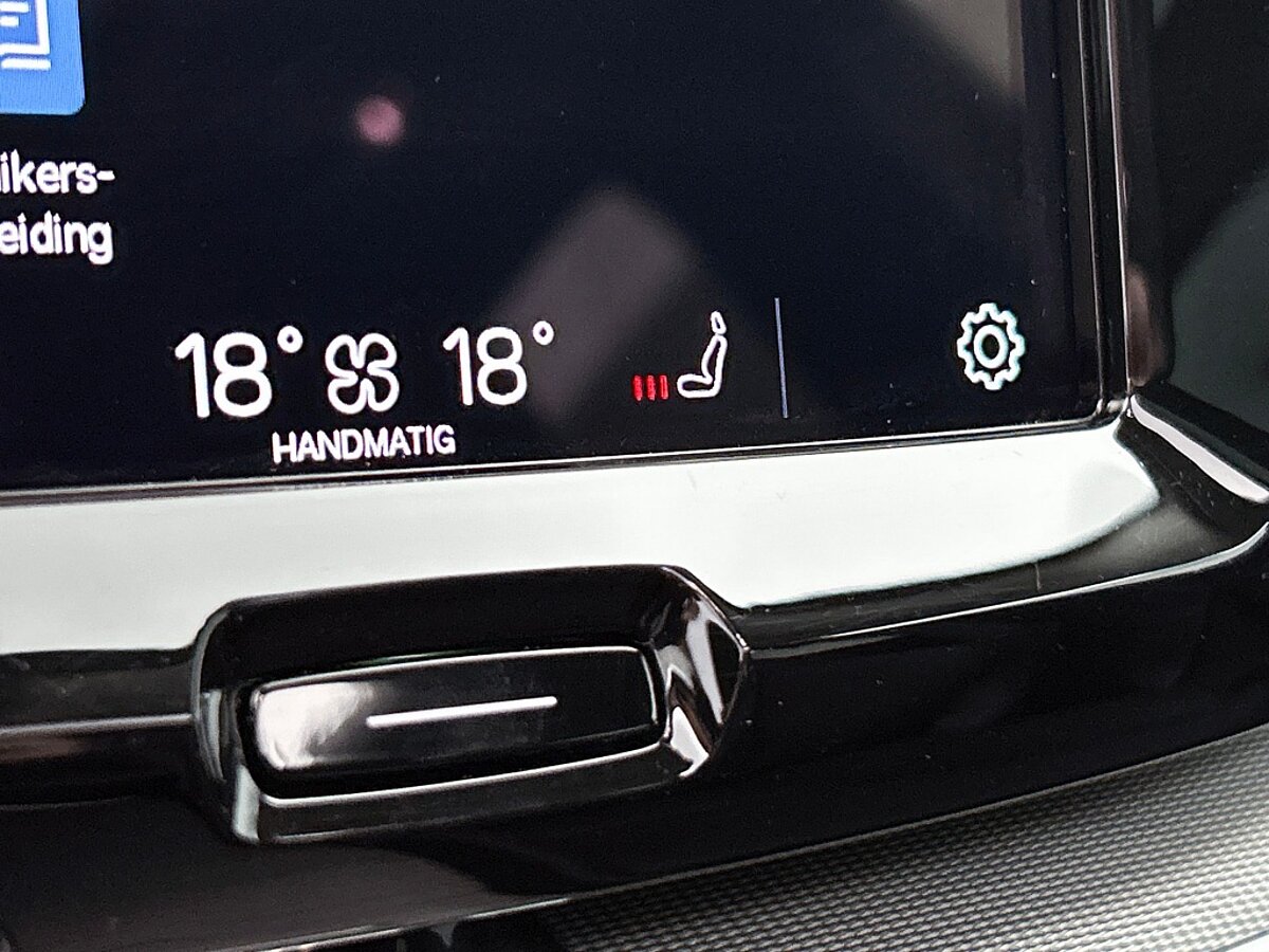 45677972 volvo xc60 2 0 t6 awd ultra bright luchtvering head up display trekha 6ca839