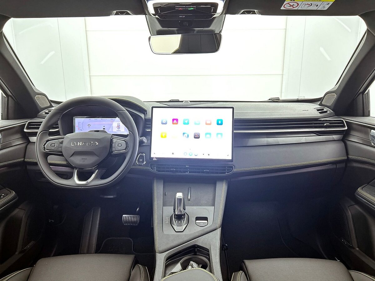 47307005 lynk co 01 1 5 more 261 pk 75km phev full option dealer demo 7 02