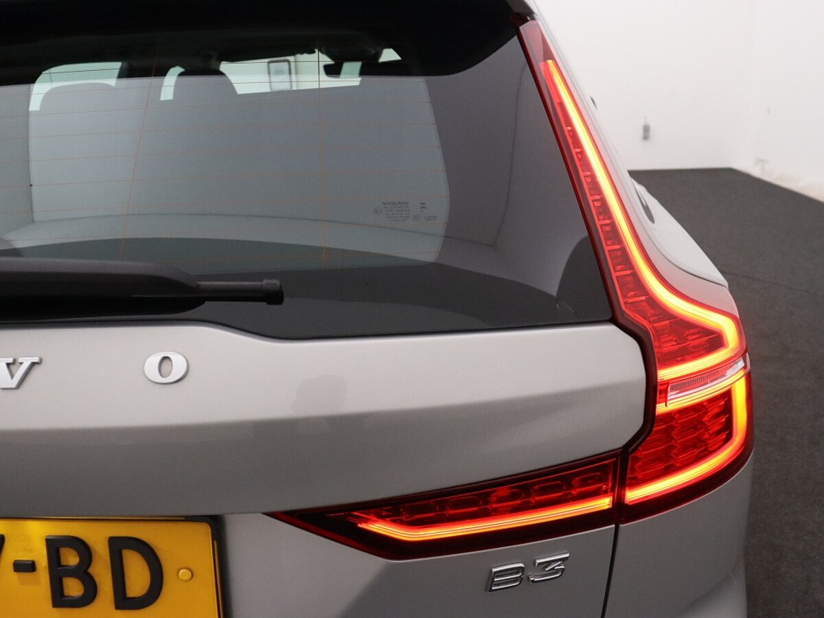 48861045 volvo v60 2 0 b3 essential edition 18 inch wielen trekhaak driver a 80