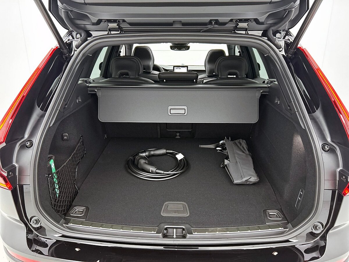 49114272 volvo xc60 2 0 t6 awd ultra black edition 41