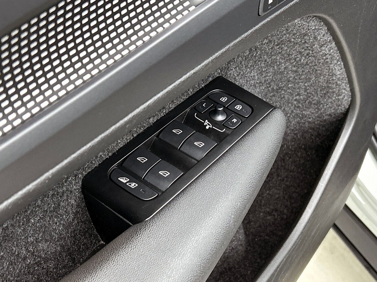 49377121 volvo xc40 twin pro 91 soh pano 360 h k memory seats warmtepo 55