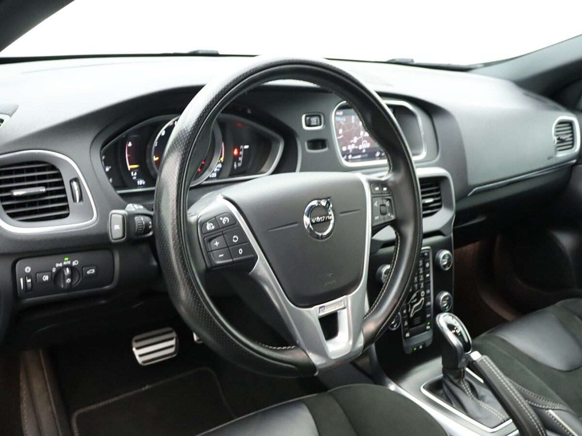 36007830 volvo v40 1 5 t3 polar sport panorama dak navigatie pdc 4 02