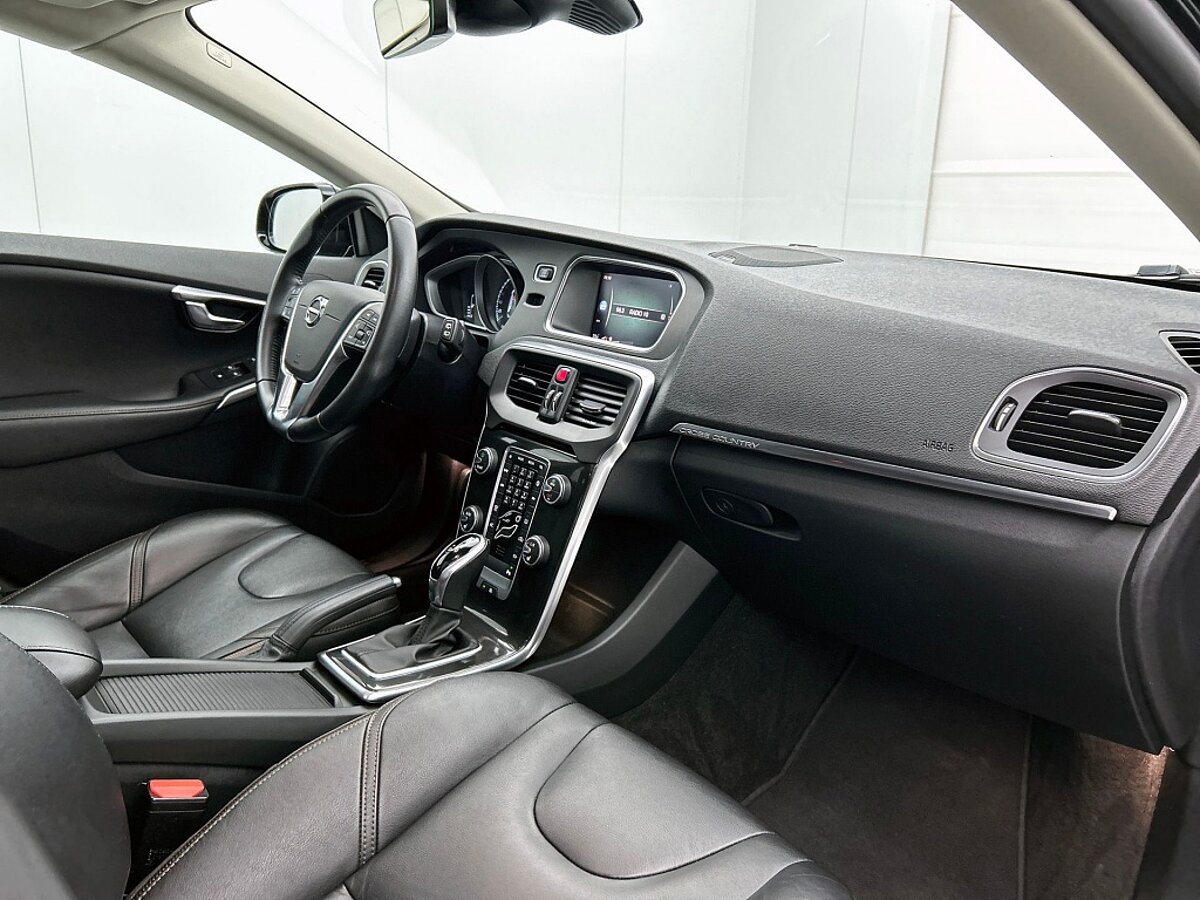 48880865 volvo v40 cross country 1 5 t3 polar luxury panorama dak trekhaak leder 9 01