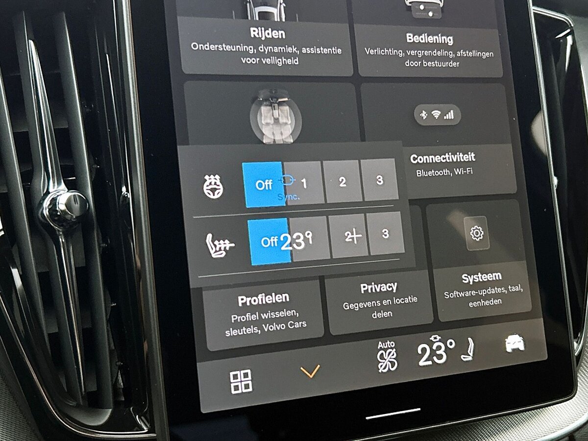 49427839 volvo xc60 t6 plus black edition nieuw voorraad onyx black nappa op 8 01