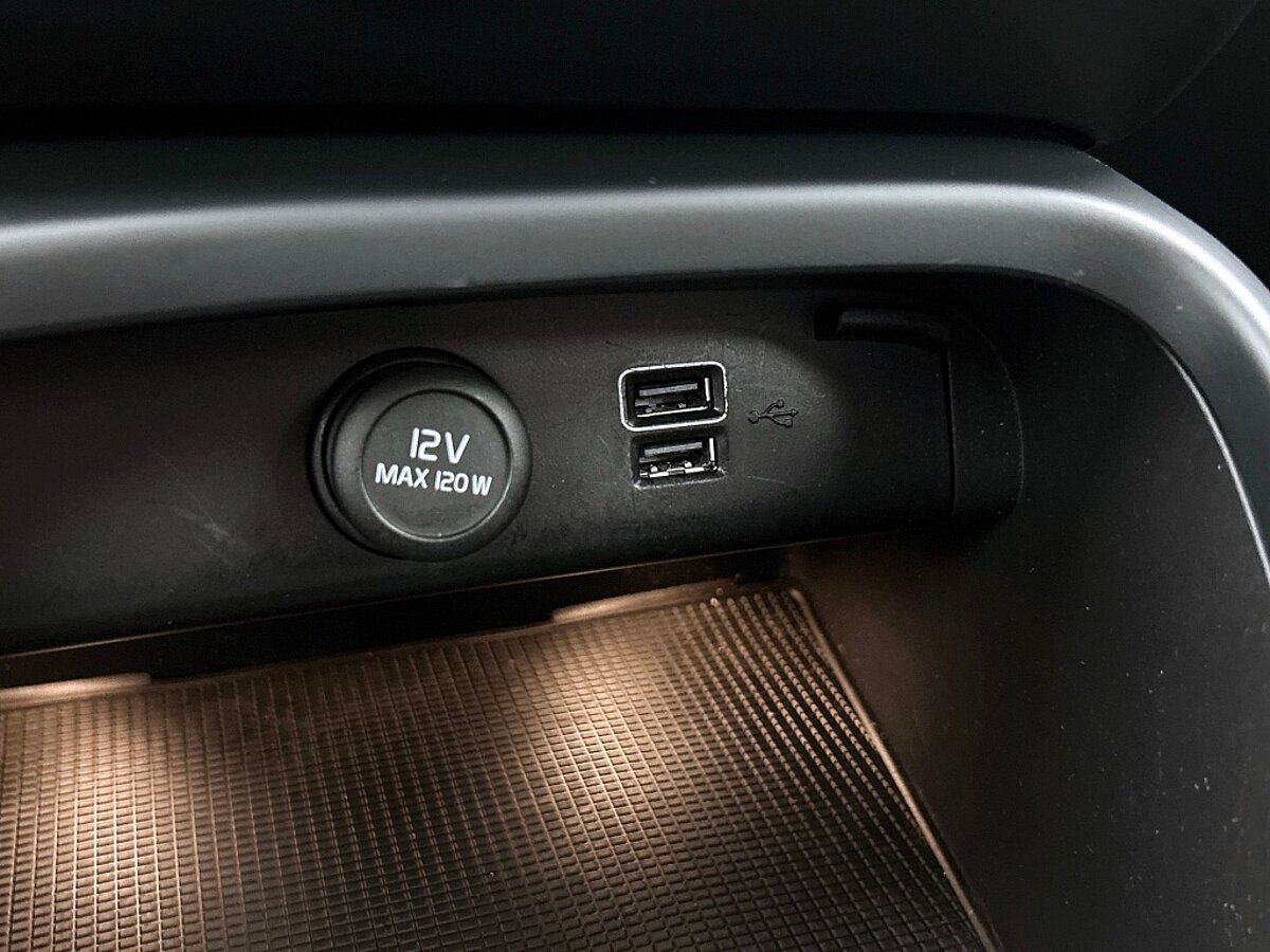 46879363 volvo xc40 t3 geartronic r design adaptive cruise trekhaak climate 06f9b9