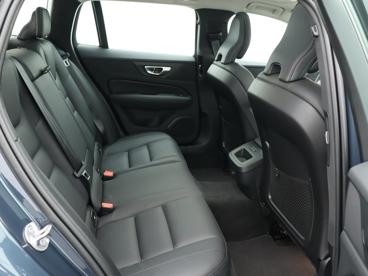 35874774 volvo v60 2 0 b4 plus bright pano dak standkachel trekhaak 360 cam 16467f