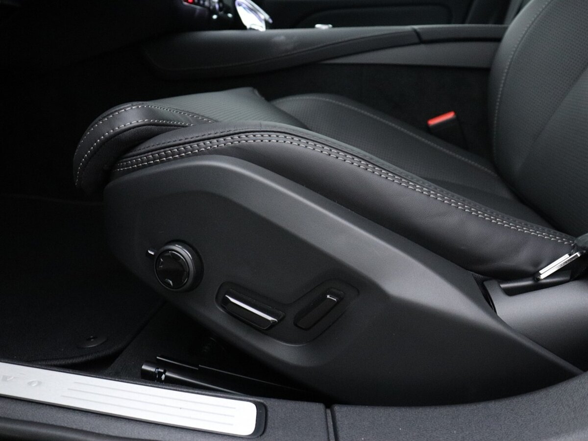 39017286 volvo v60 2 0 t6 awd ultimate bright stoelventilatie panorama dak d3af83