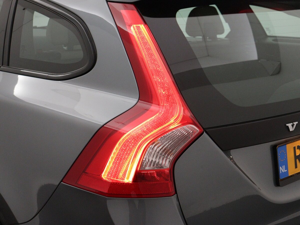 43411709 volvo v60 1 5 t3 polar plus achteruitrijcamera schuif kanteldak 87