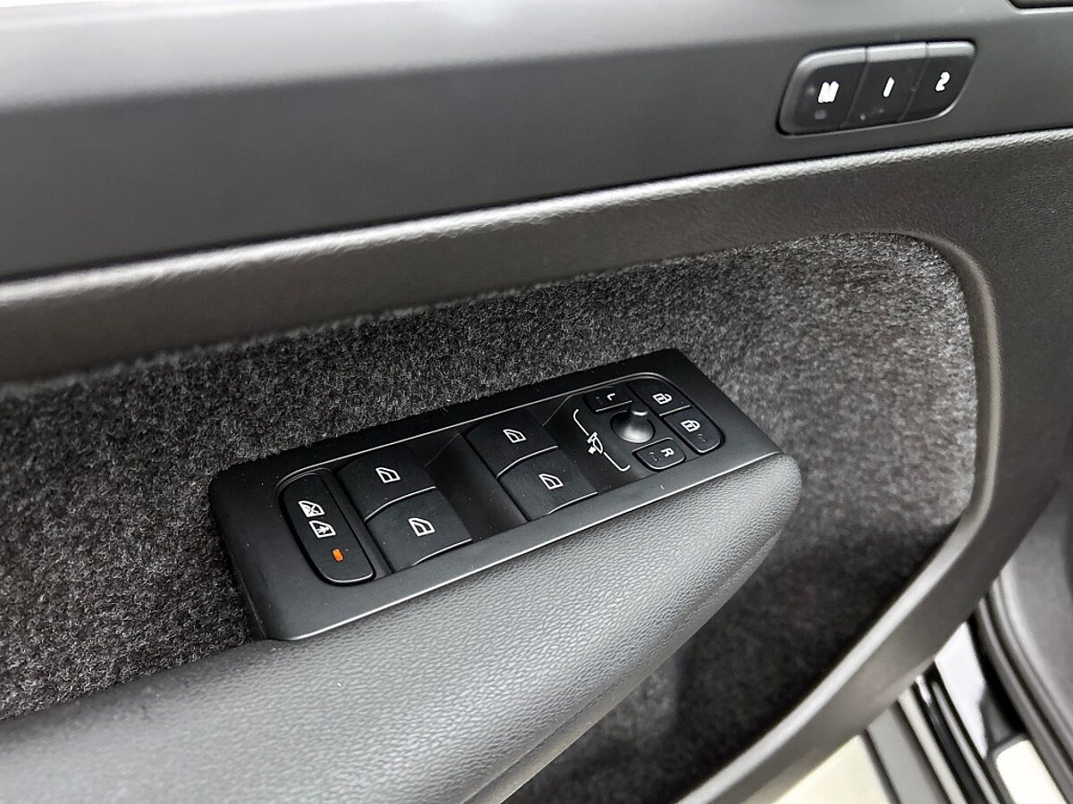 47270753 volvo xc40 2 0 b4 plus dark automaat trekhaak harman kardon 35