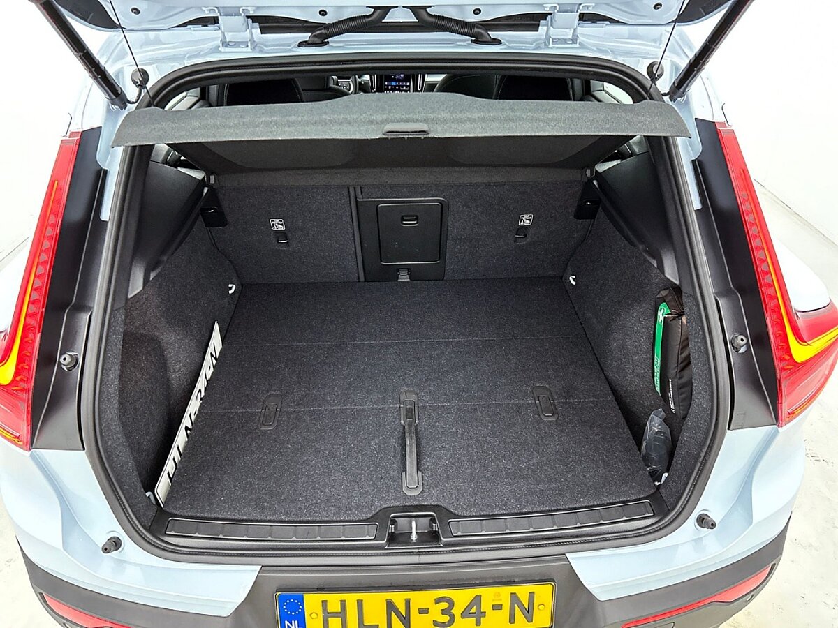 47271279 volvo xc40 2 0 b4 plus dark trekhaak automaat navigatie 24