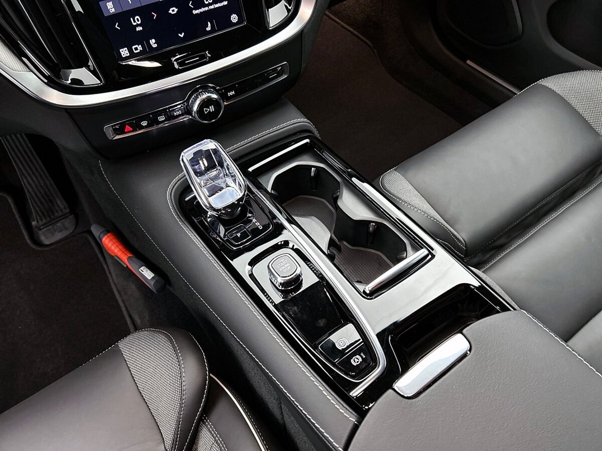 47513318 volvo v60 2 0 t6 awd plus dark trekhaak 360a camera harman kardon 29