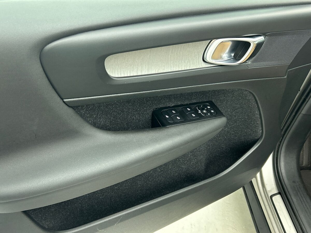 49484333 volvo xc40 1 5 t4 recharge inscription leder blis navigatie sensore 29