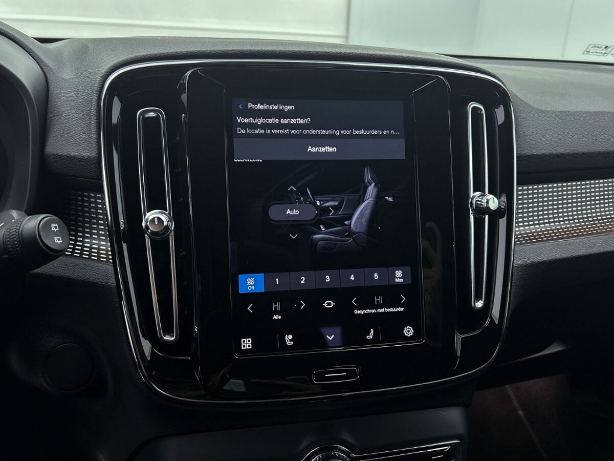 44714624 volvo xc40 recharge p8 awd r design 76