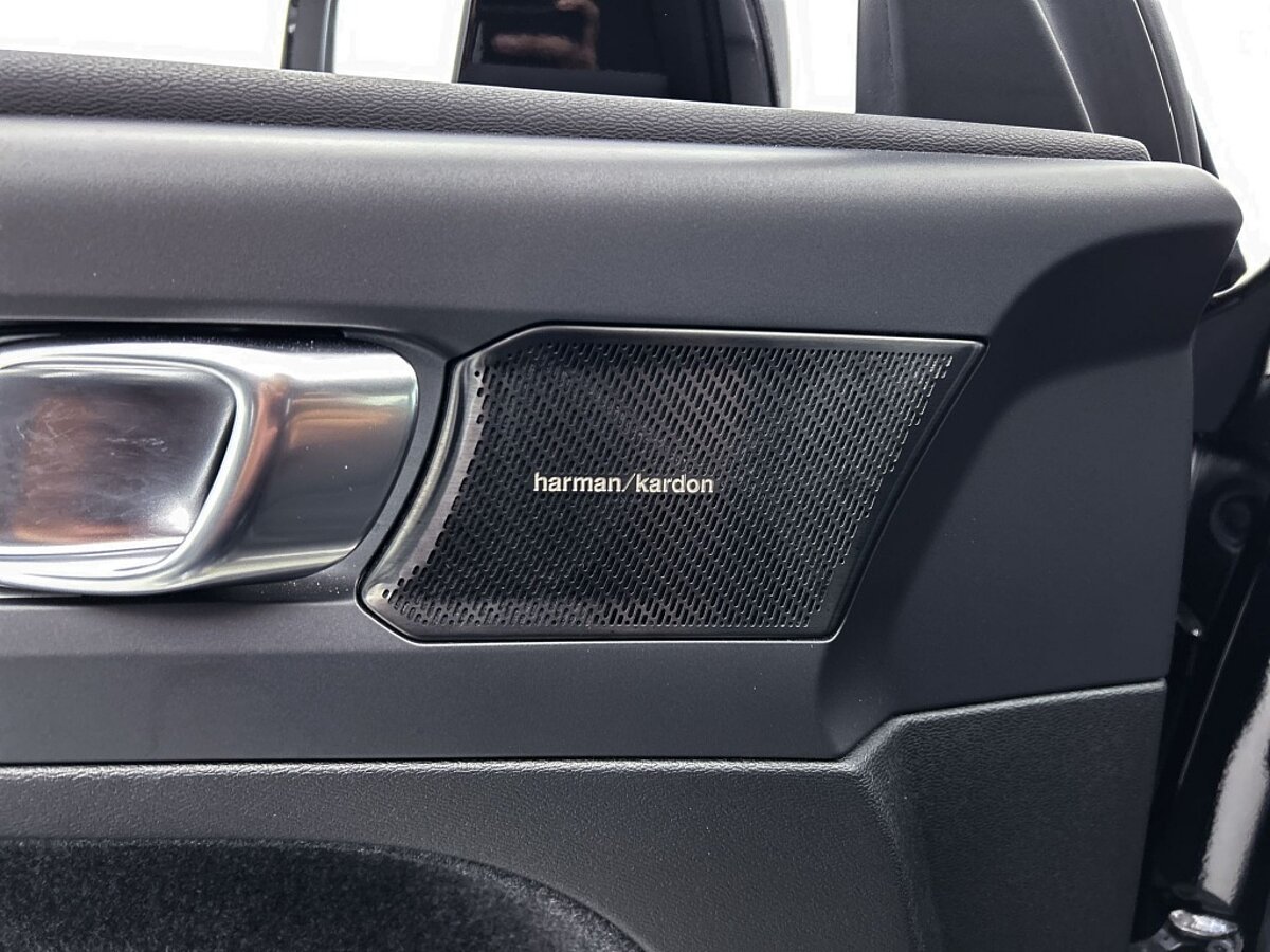 45736307 volvo xc40 t4 recharge inscription expression 23
