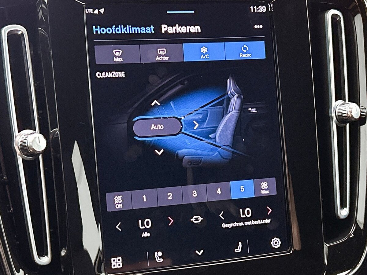 46101950 volvo xc40 recharge plus 70 kwh 40