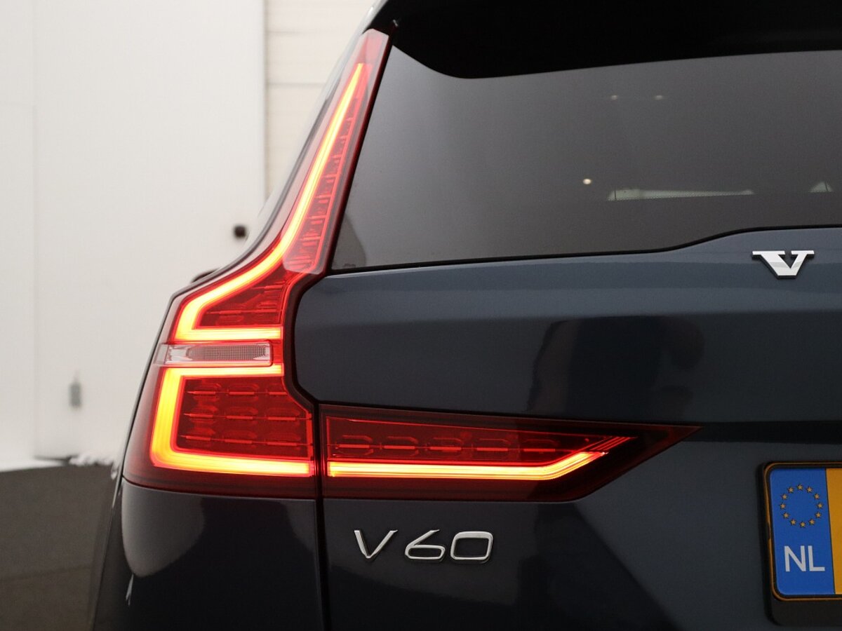 34254989 volvo v60 2 0 t6 awd recharge r design trekhaak ecd52f