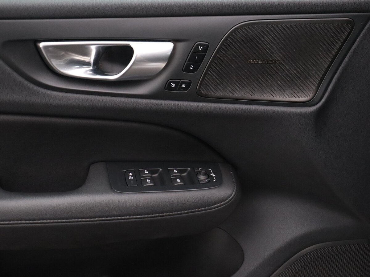 41451043 volvo v60 2 0 b3 plus dark panorama dak trekhaak lighting pack 8f0630