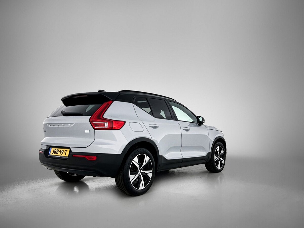 49446815 volvo xc40 1 5 t5 r design panorama dak trekhaak climate pack camer 4 01