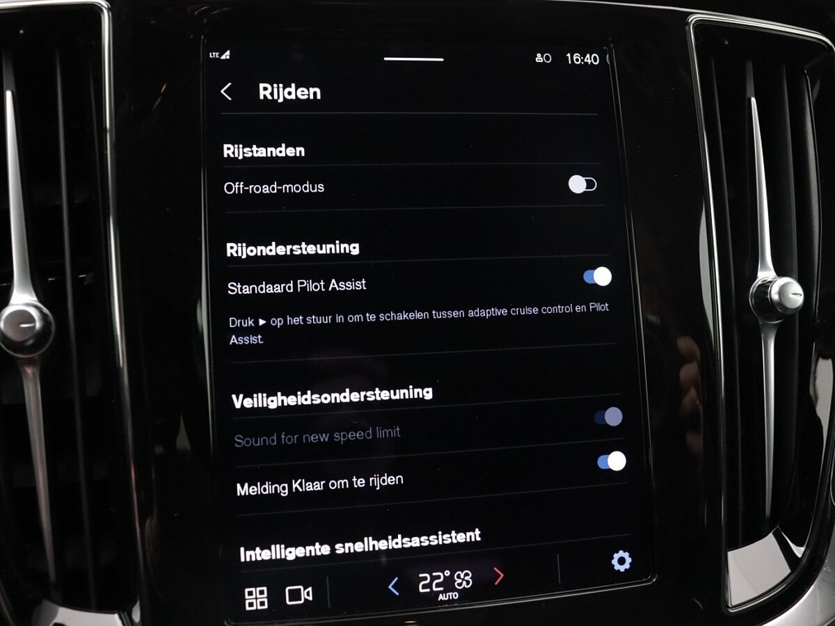 41451649 volvo v60 cross country 2 0 b5 awd core 598ac2