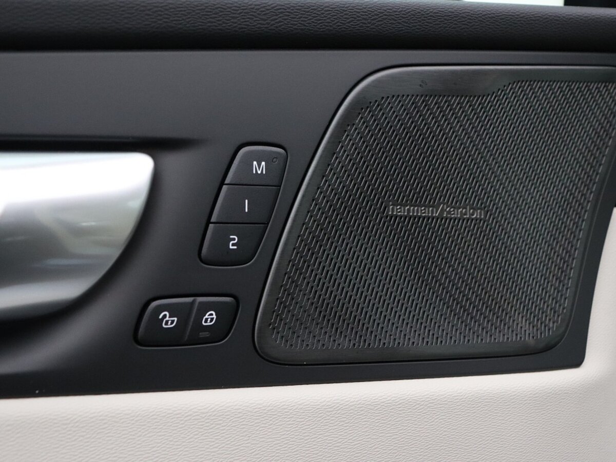 41464877 volvo xc60 2 0 t6 awd ultimate bright 9165c8