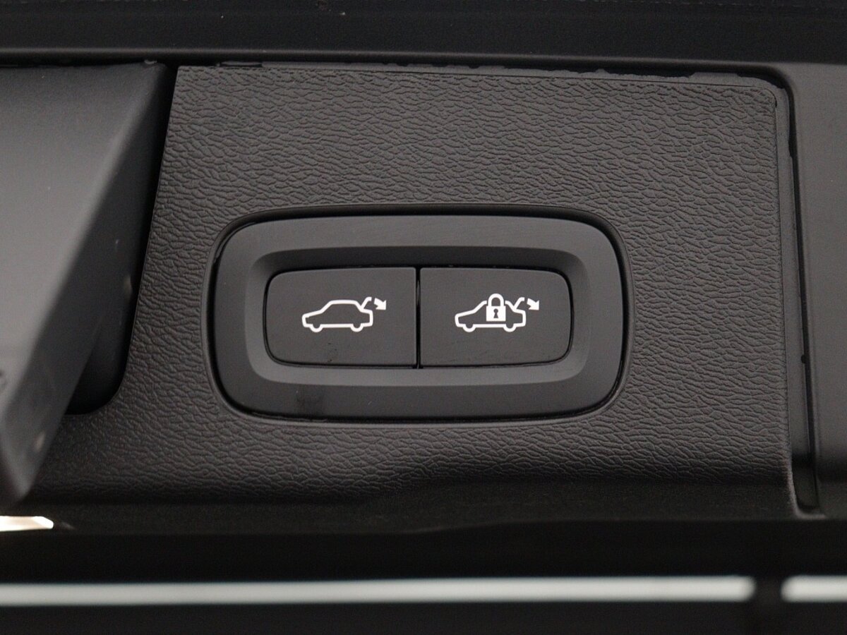 43852734 volvo xc60 2 0 t8 awd ultra dark trekhaak 360a camera luchtvering 73