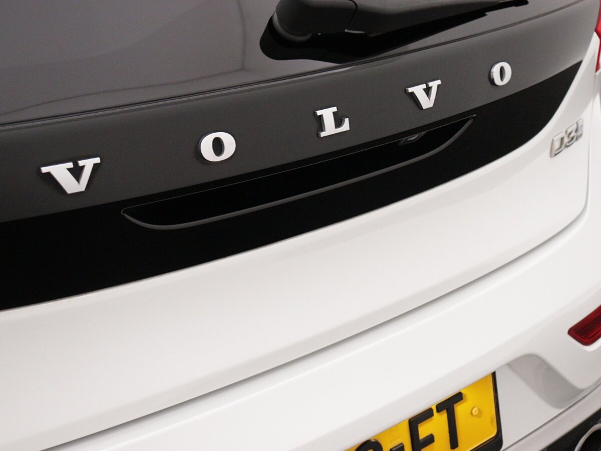 44623939 volvo v40 2 0 d3 edition 98