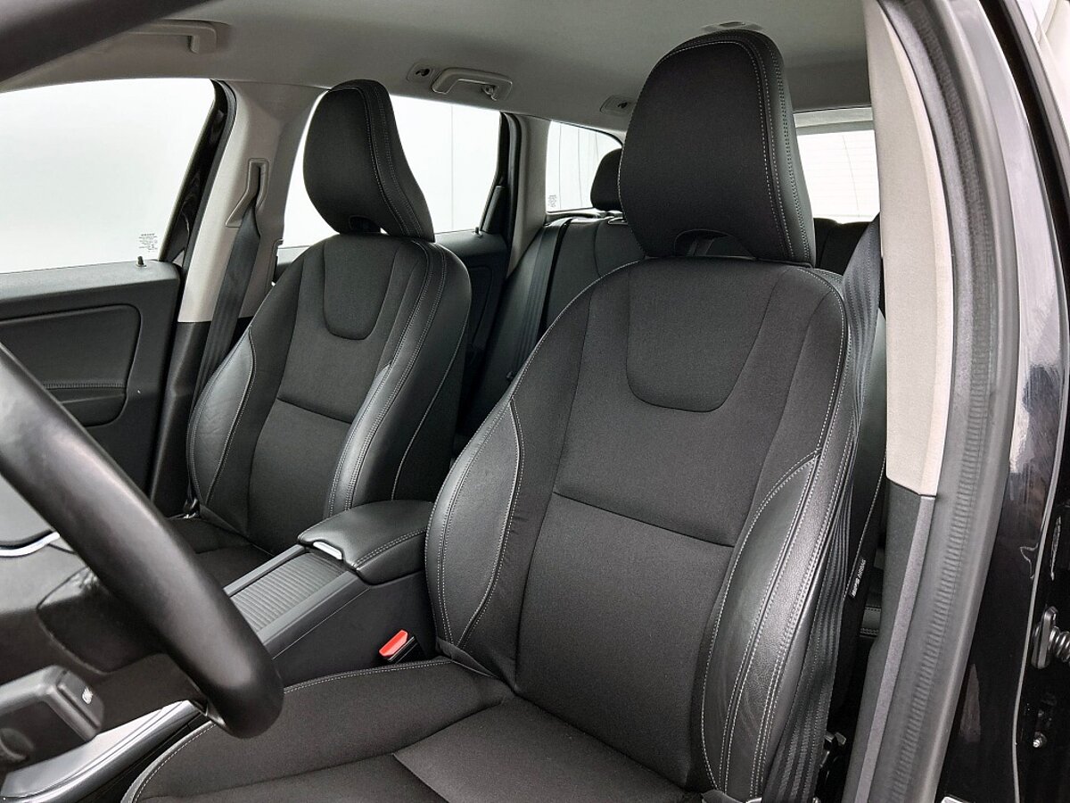 44992966 volvo xc60 2 0 t5 fwd polar trekhaak 33