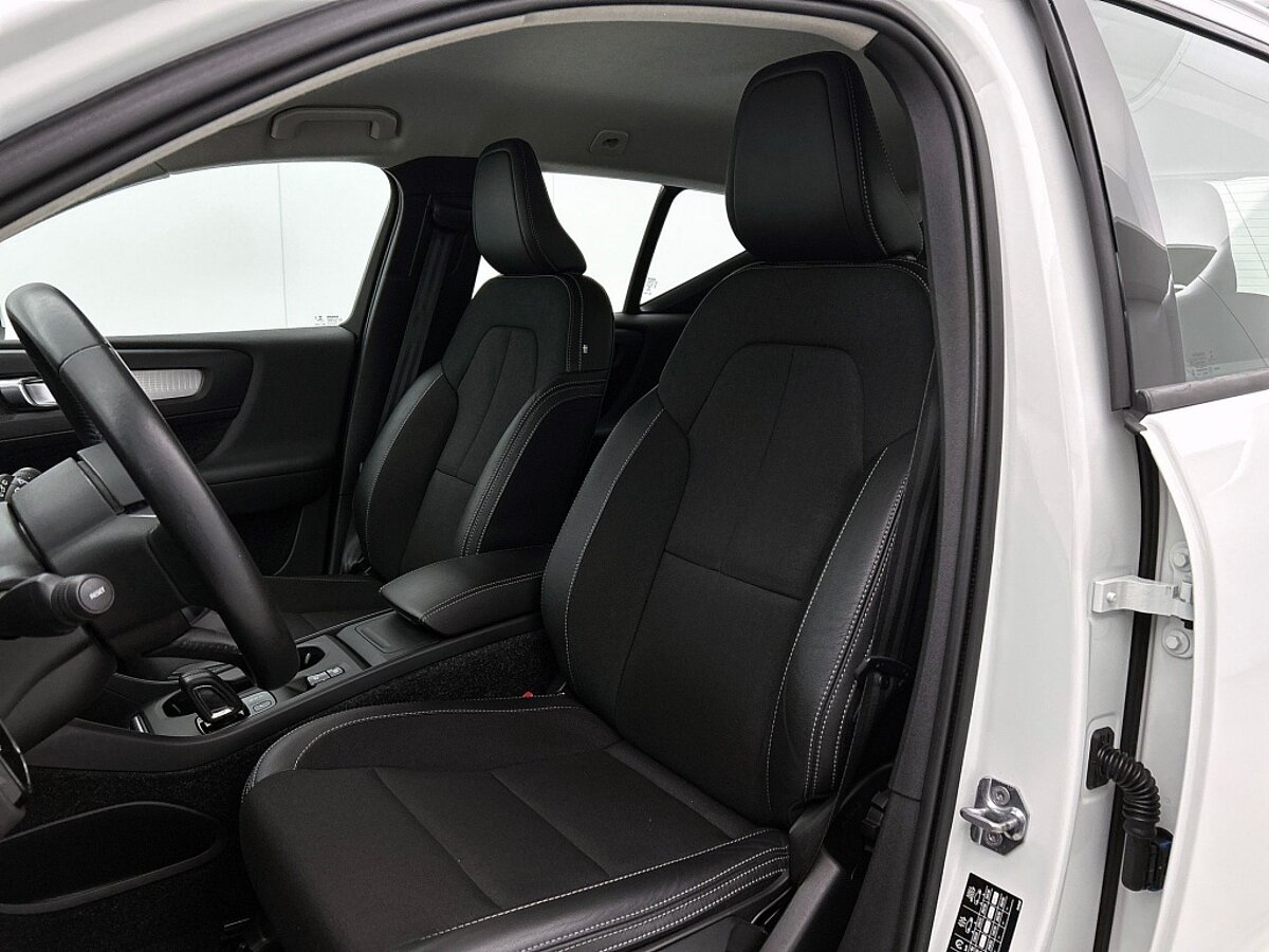 47163197 volvo xc40 2 0 t4 momentum 57