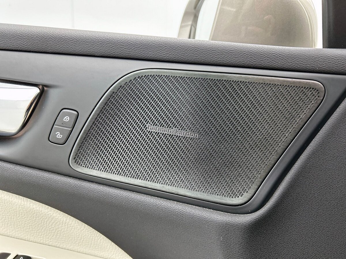 49250298 volvo v60 t5 inscription panoramadak head up display trekhaak 05