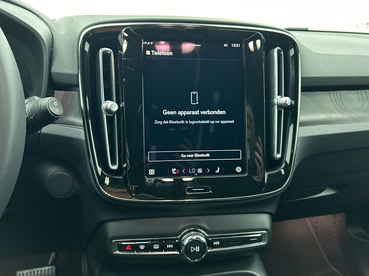 44407024 volvo xc40 recharge plus 70 kwh 90