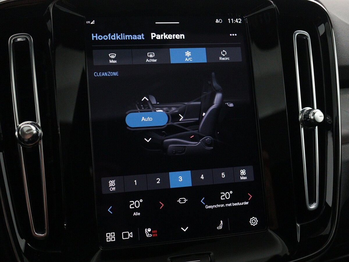 45734610 volvo c40 extended plus 82 kwh adaptive cruise trekhaak getint glas 2db1d5